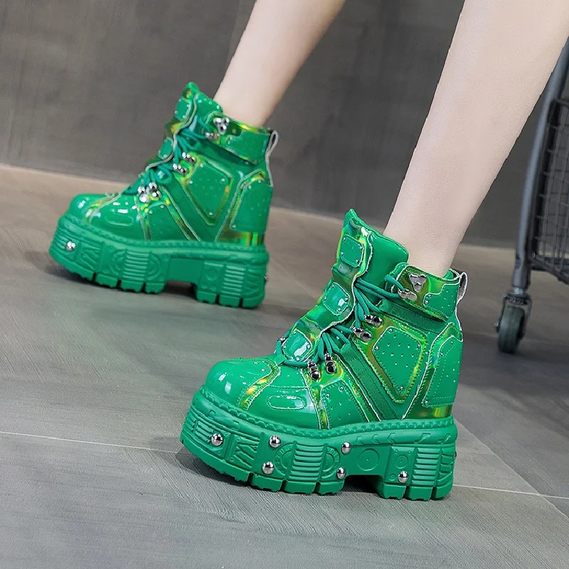 Genuine Leather Motorcycle Boots Height Increasing Platform Rivet Women Ankle Boots Winter Plush Ladies Short Botas Equestrian