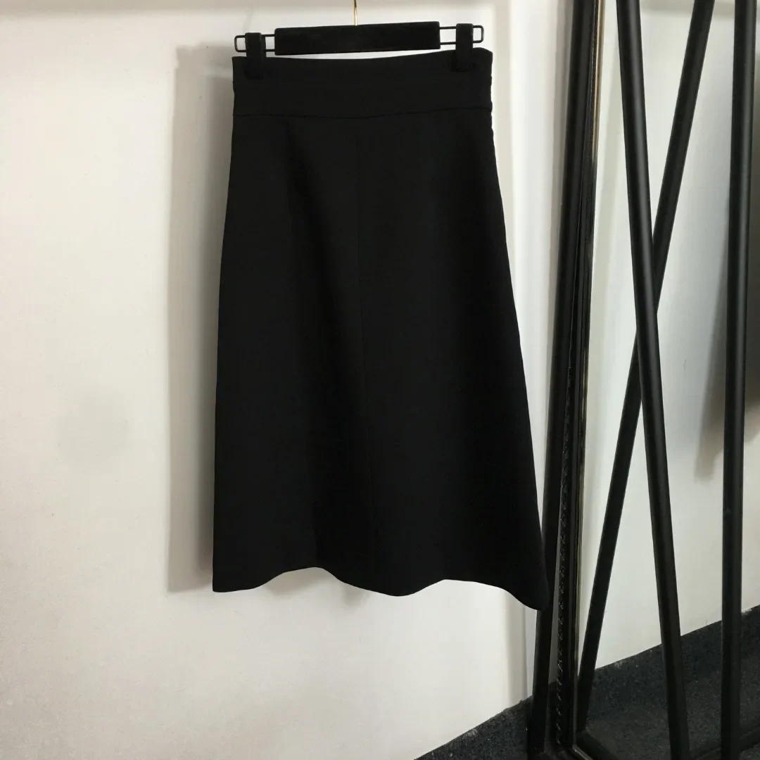 Рисунок 3 - Осеннее новое платье с пуговицами и высокой талией