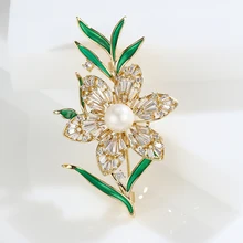  Elegant Natural Shell Camellia Brooch Luxury Copper Micro-inlaid Zircon Flower Pearl Brooch for Women Accessories Coat Ornament 