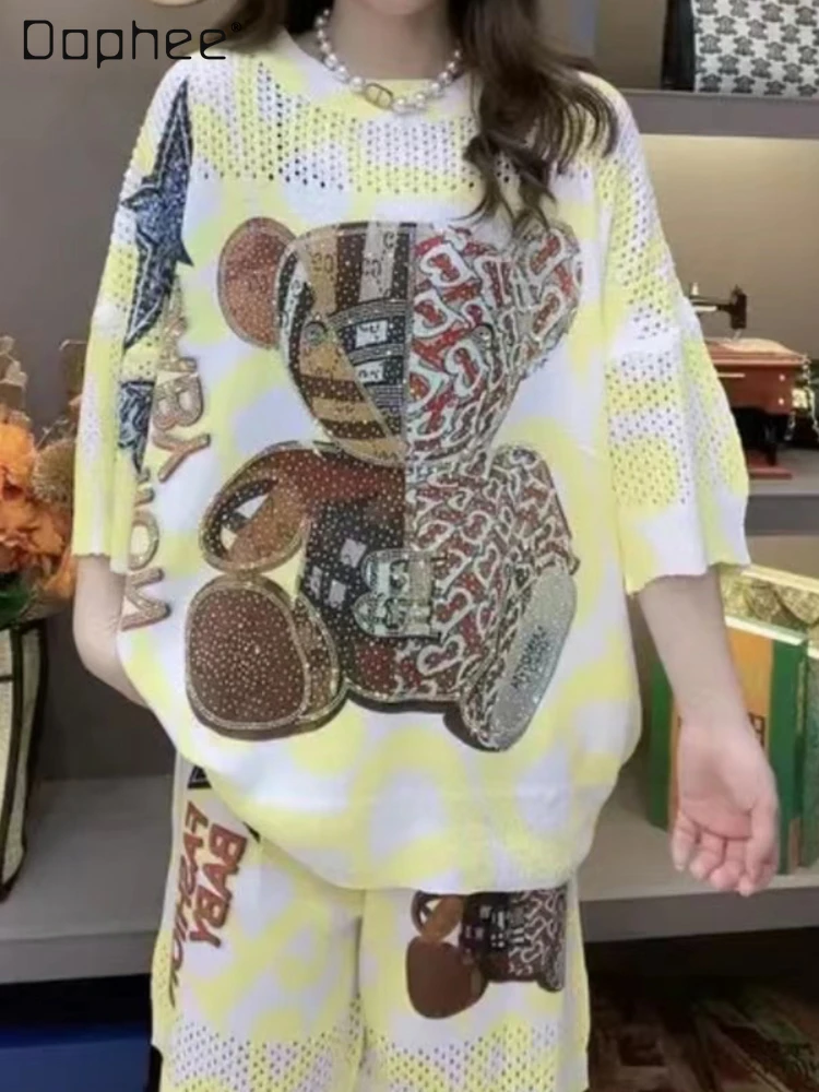 

Sweet Leisure Cartoon Bear Printed Shorts Set Female 2023 Summer New Hot Drilling Hollow Round Neck Top Shorts Two-Piece Set