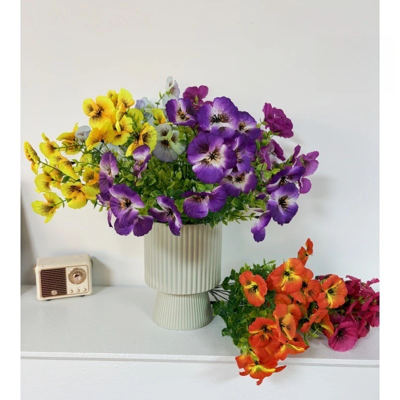10 Stück Simulationsblumen Eukalyptusblatt Seidenstiefmütterchen Blumenstrauß Innen- und Außendekoration Rote künstliche Blumen künstliche Stiefmütterchen