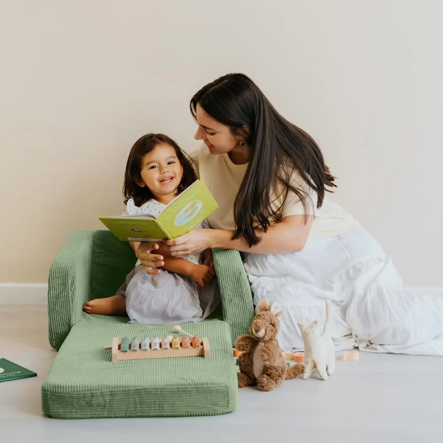 Sturdy toddler chair and sofa - The perfect children's sofa, foldable sofa chair, provides a safe and fun seat for your child 2