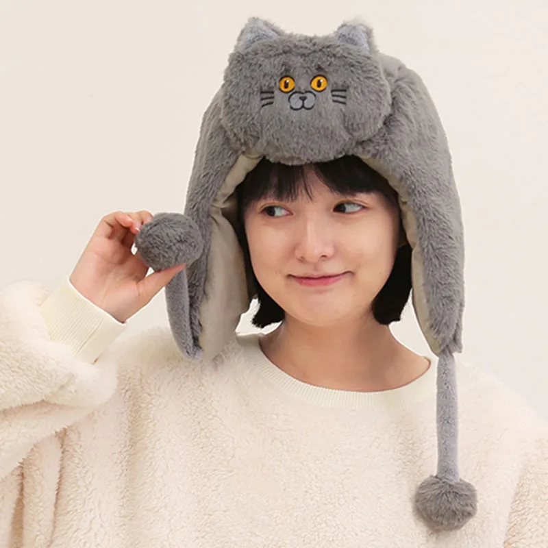 雲の帽子をかぶったグレーの猫のぬいぐるみ 雲の帽子をかぶっ