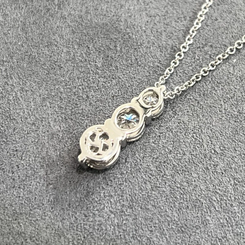 Rrjzz Brillante D-farbene, runde 4 mm, 5 mm und 6 mm große Moissanit-Diamant-Halskette mit drei Steinen für Frauen, Geburtstagsschmuck, Geschenke – Detail 12