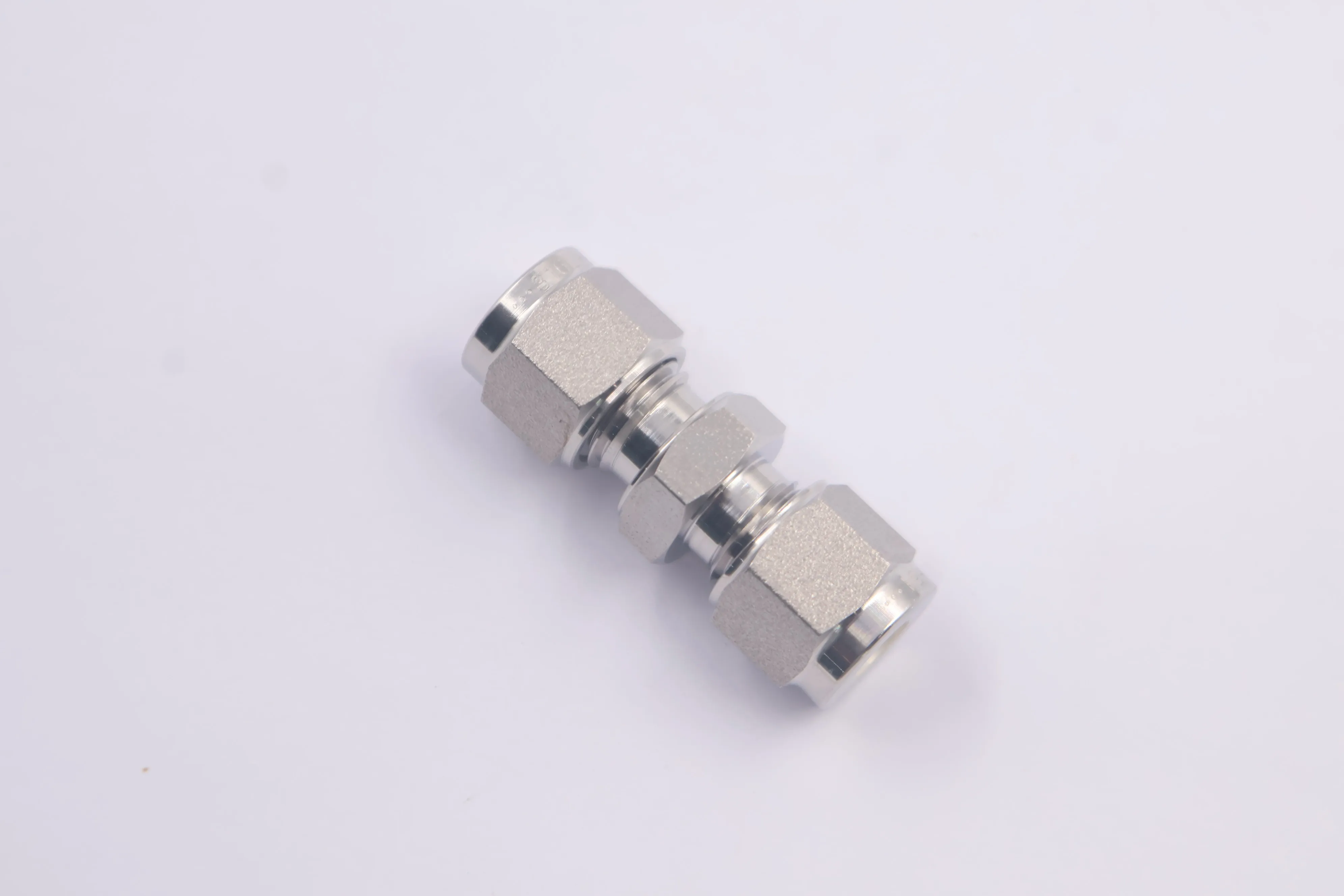 SS-6M0-6-4, Stainless Steel Tube Fitting, Union, 6mm*1/4in. Tube OD, Can Combination wit
