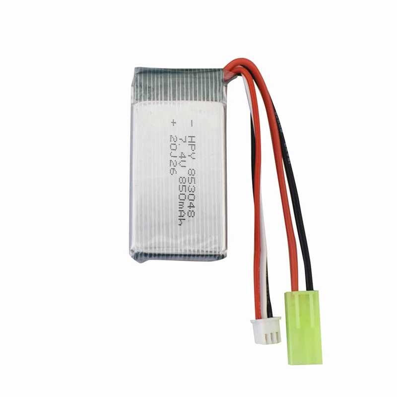 Chargeur intelligent pour batteries RC LiPo/Li-ion 1S-6S 15W USB-C branché sur une batterie LiPo avec câble de charge