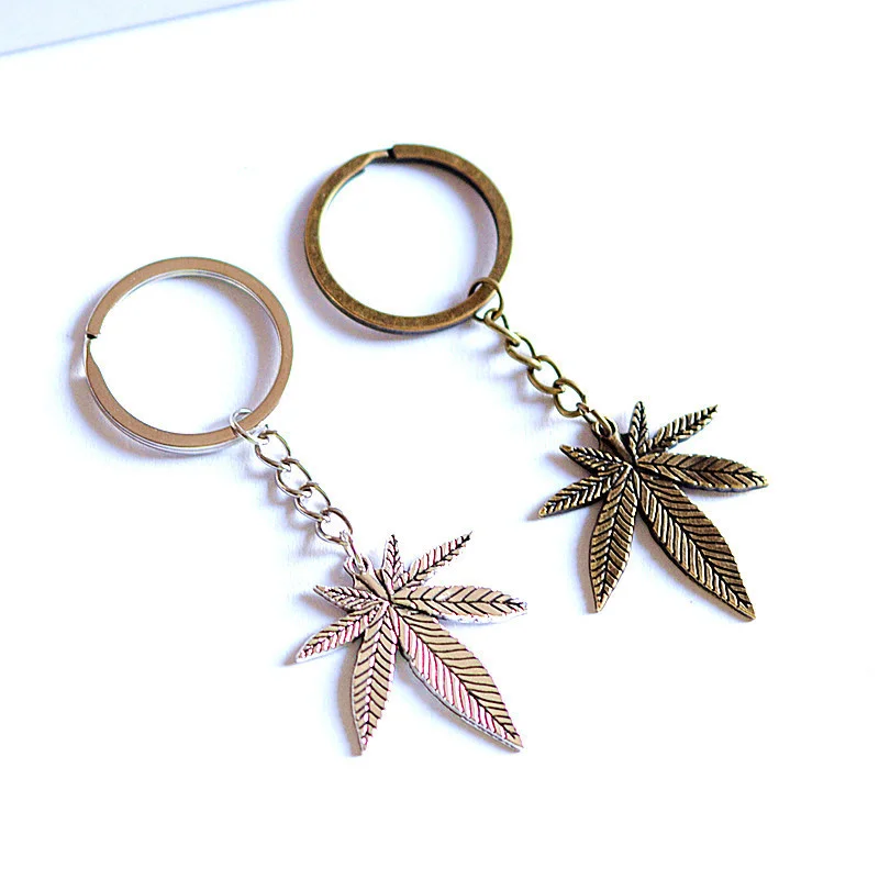 

1PCS Fashion 30mm Key Ring Metal Key Chain Keychain Jewelry Antique Bronze Silver Color Plated Maple Leaves 39x34mm Pendant