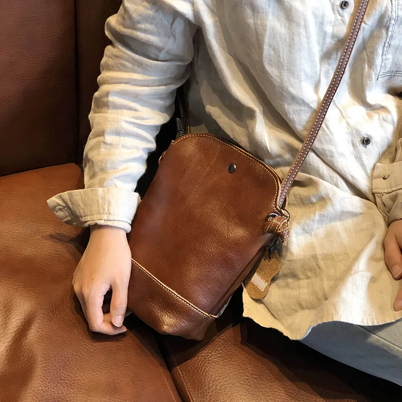 

Handmade women's bag Summer small bag Women's soft leather small square bag One shoulder crossbody bag Top layer cowhide