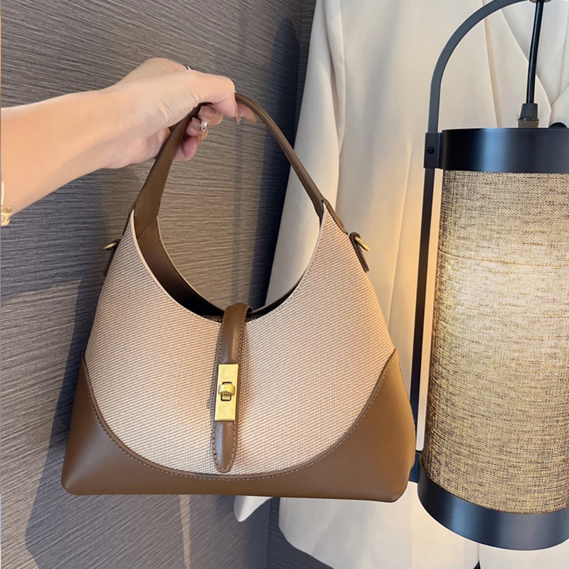 حقيبة زلابية مصممة خصيصًا بألوان متباينة، وهي حقيب...