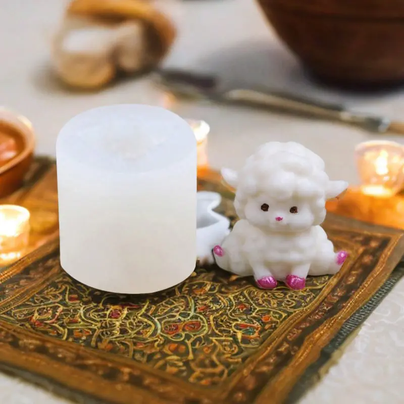Aromatherapy candle cartoon lamb silicone mold 3D sheep gypsum ornament mold creative 1 piece