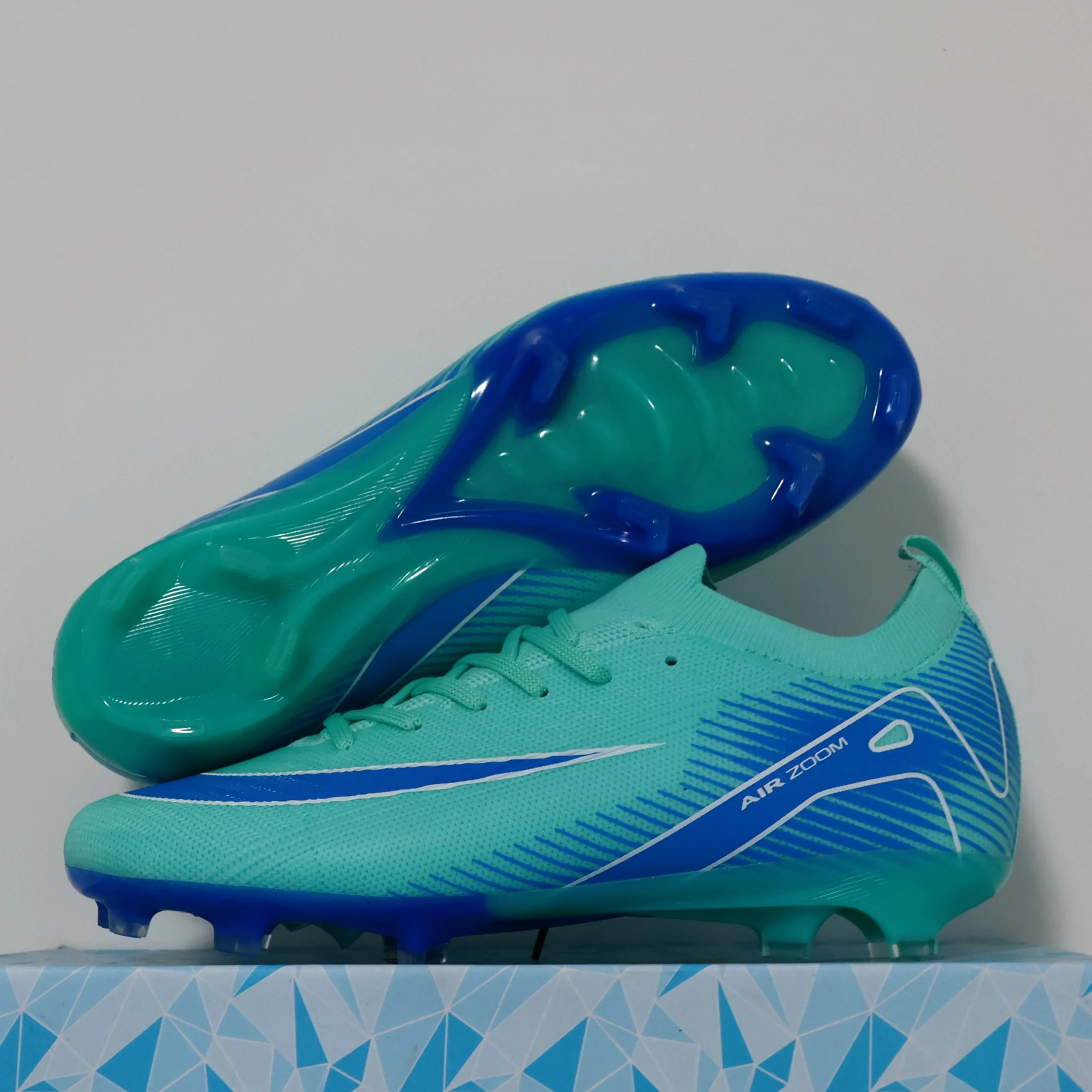 Botas de fútbol profesionales para hombre, botines TF/FG para entrenamiento de césped, botas de fútbol antideslizantes originales 601