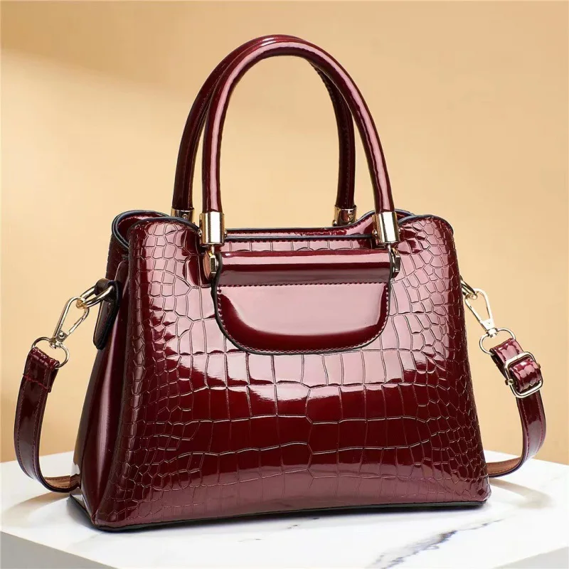 Luxurious Women Handbag 2023 New Fashion Trend Simple and Generous