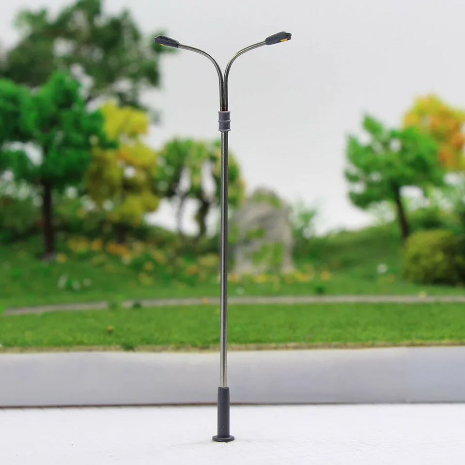 10 Lampadaires LED Pour Train Miniature – Échelle N 1:150 – 8 Cm – Lumière Chaude