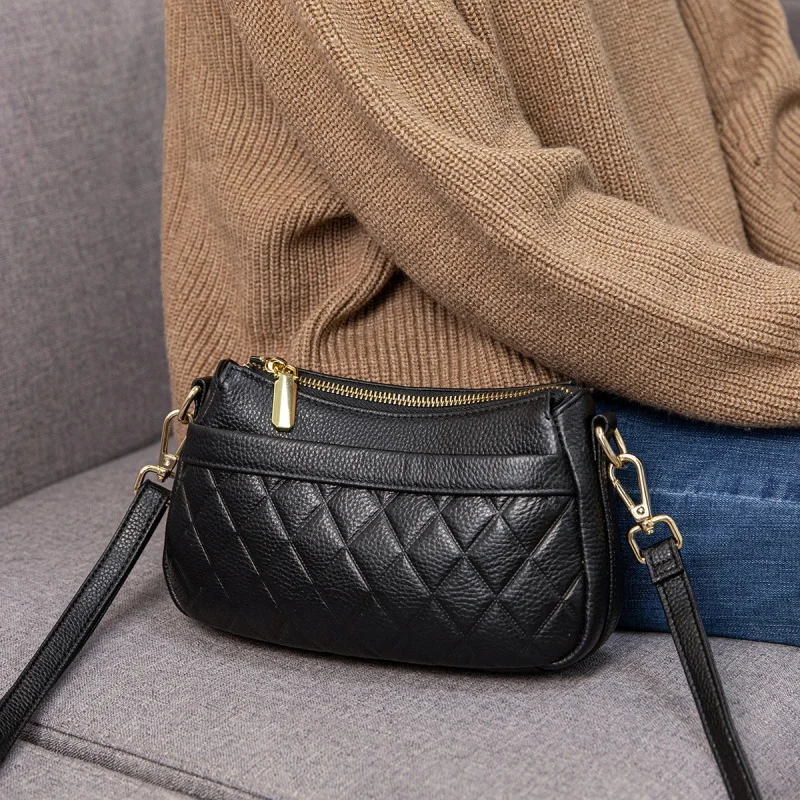 

Free Shiping New Middle aged Mom's Bag Cross Body Small Square Simple and Large Capacity Single Shoulder Underarm Style [C 5786]