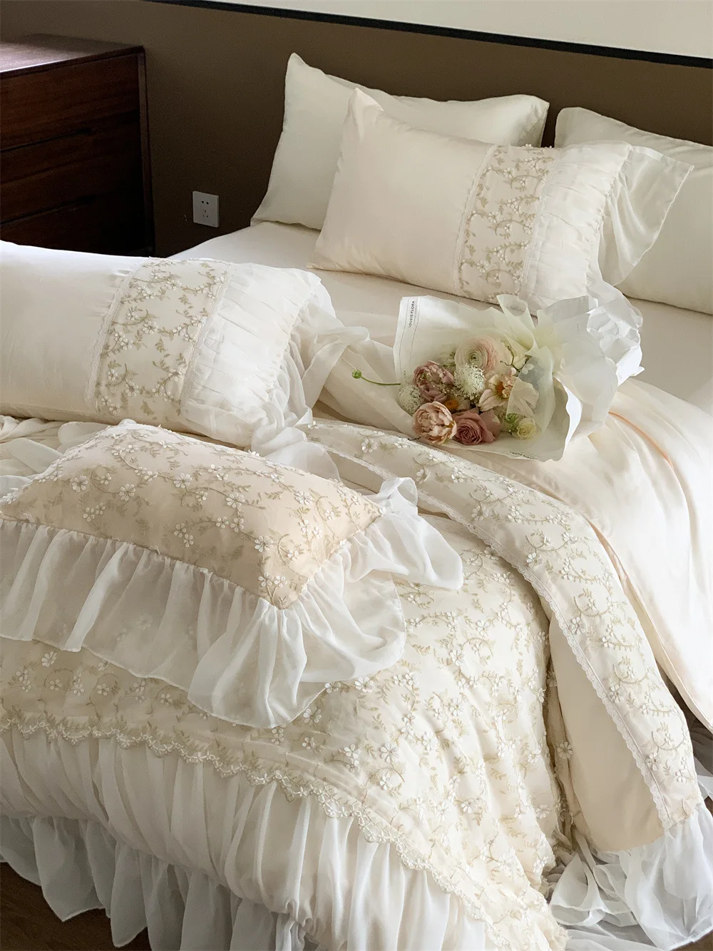 

French Style Hardanger Small Floral Four-Piece Set Tencel Ice Silk Quilt Cover Summer Girl Bedding