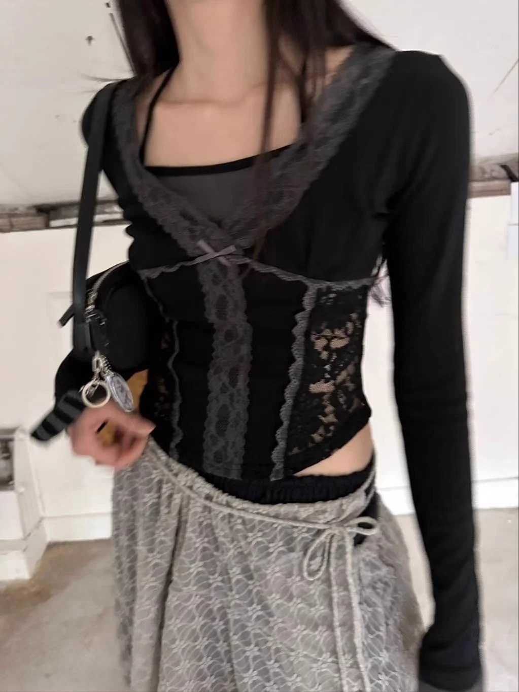 Unique SEI Gentle Lace Long Sve Slim Fit T-irt Korean Sle Pure Desire Soft Ne Hanging Matching Top for Women