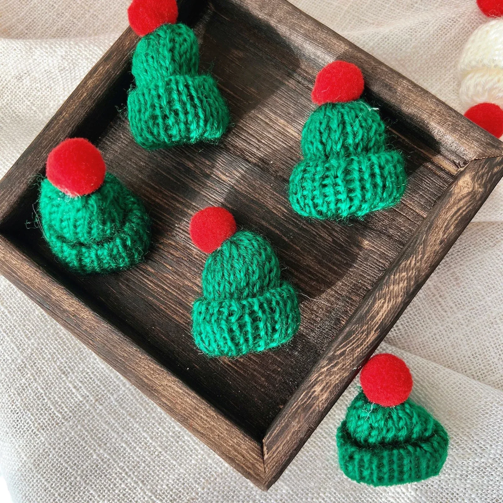 Mini Christmas Beanie Hat And Scarf Red Wine Bottle DIY Christmas Decoration Doll Decoration Accessories