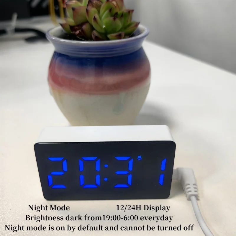 7*4cm Digital Alarm Clock TEMP Date 3 Alarms Power-off Memory Table Clock USB Powered Always On 12/24H Night Mode LED