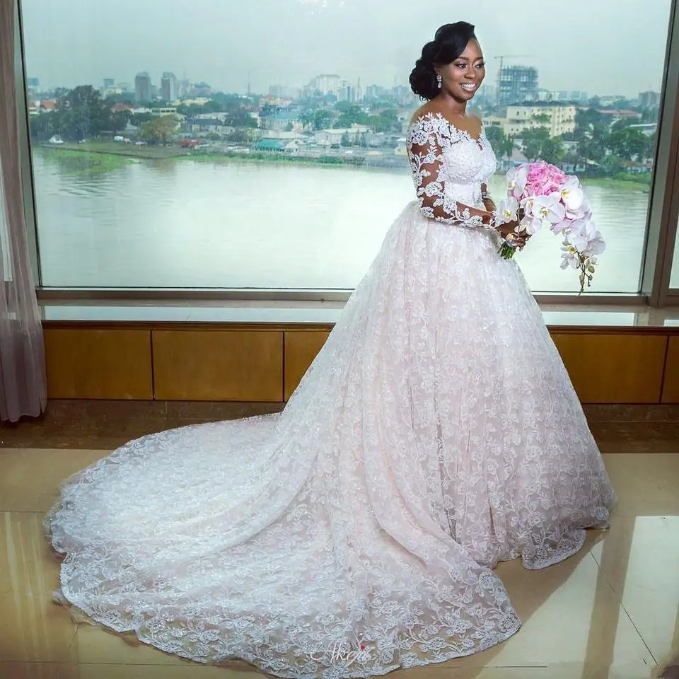 

Gorgeous African Plus size Arabic Lace Appliques Beaded Ball Gown Puffy Long Sleeves Off the Shoulder Vintage Sexy Wedding Gowns