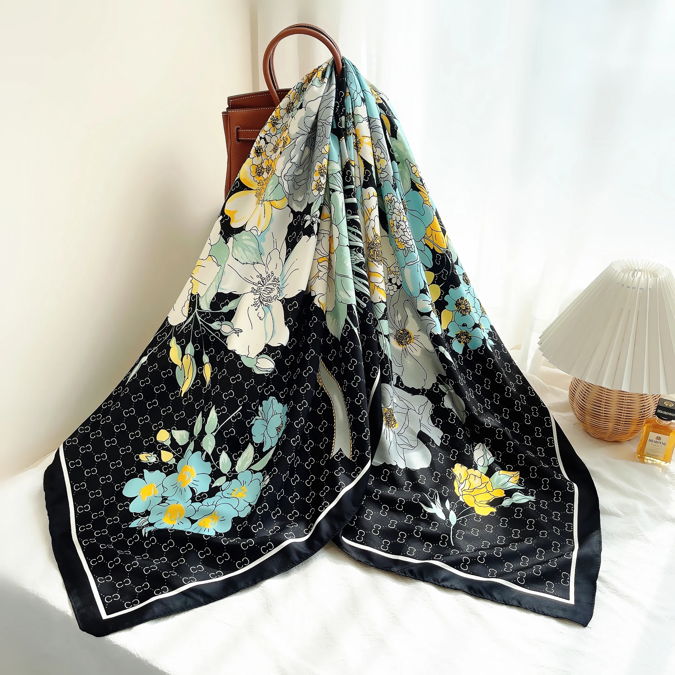 

2022 Summer 130cm Travel Hot Sale Ladies Seaside Beach Sunscreen Shawl Wrap Chest Scarf Casual Temperament Large Square Scarf