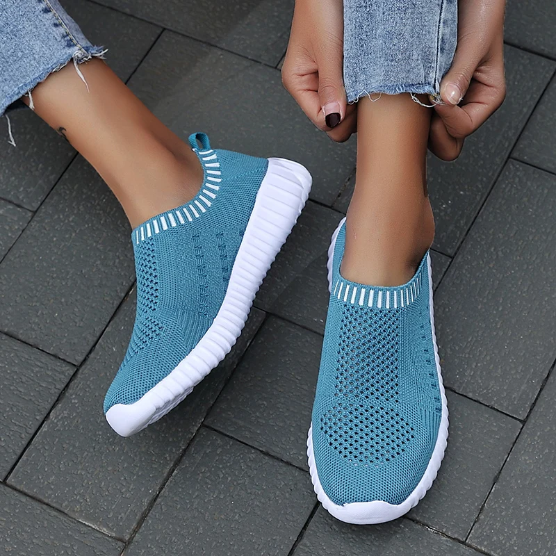 Women's Ultra Light Oversized Running Shoes, Fashionable Fly Woven Breathable Sports Sneakers