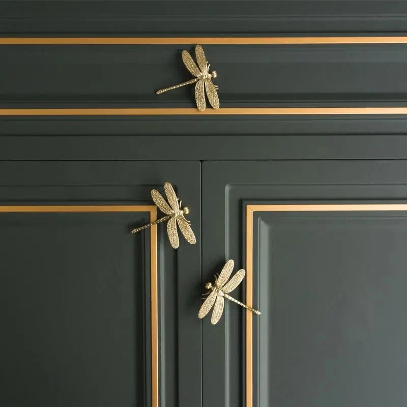 แมลงปอในลิ้นชักการบินมือจับรูปแมลงปอตกแต่งประตูบ้านลูกบิดตู้ลูกบิดทองเหลืองทึบอุปกรณ์ตกแต่งตู้ 1