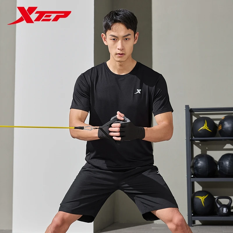 Sports Suit Short Sleeve Tops And Bottoms For Men Xtep