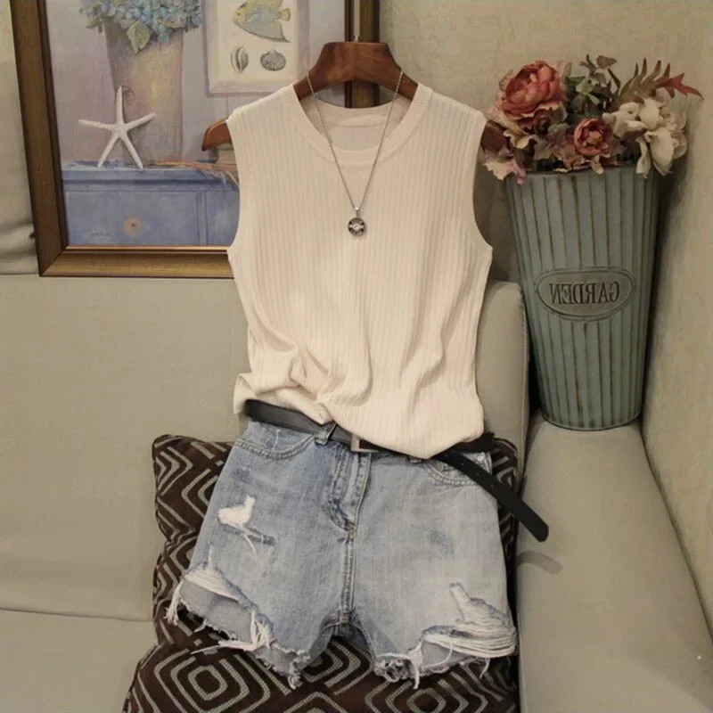Knitted Vest Image 4