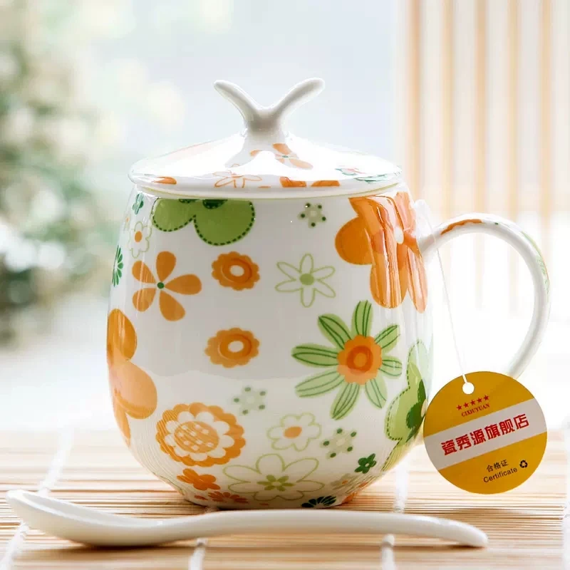 

Bone china cup Mug ceramic water cup with lid spoon lovely girl couple Coffee breakfast household cafe
