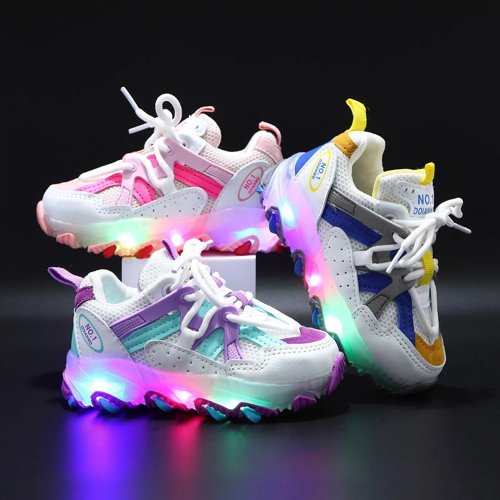 

New Baby Kids Sneakers Boy Girl LED Luminous Casual Anti-slip Soft Children Running Sport Shoes Toddler Walkers Sapato Infantil