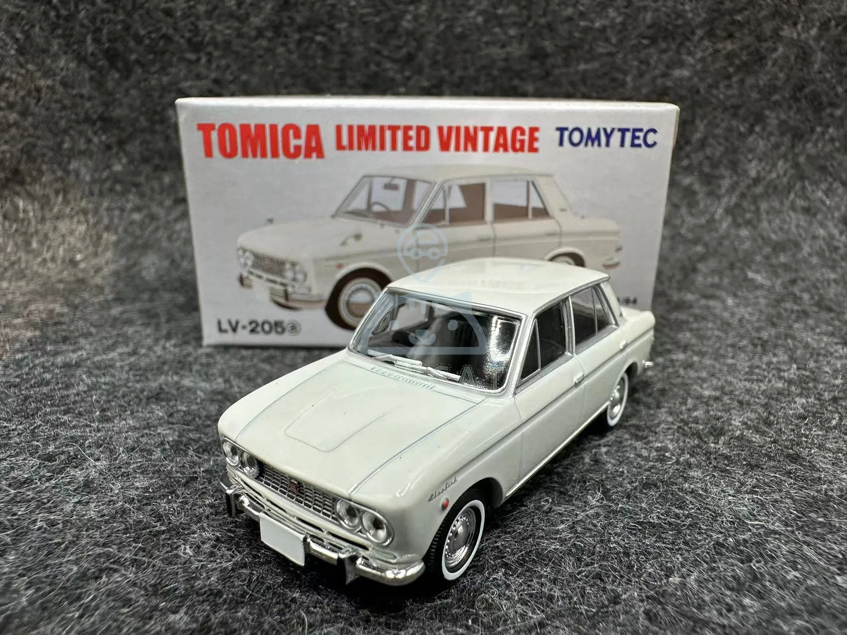 TAKARA TOMY TOMICA Datsun Bluebird 샴페인 화이트 합금 압축 미니어처 모델, 성인 장식, 1:64 TLV LV-65d/205a