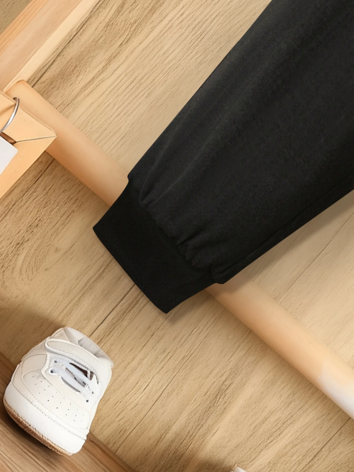 2026 봄/여름 베이비 보이즈 투피스 세트 67 디지털 프린트 티셔츠 + 크롭 팬츠 세트 캐주얼 통기성 소년 스트리트 스타일 의상 6-9M-2-3Y 어린이에게 적합