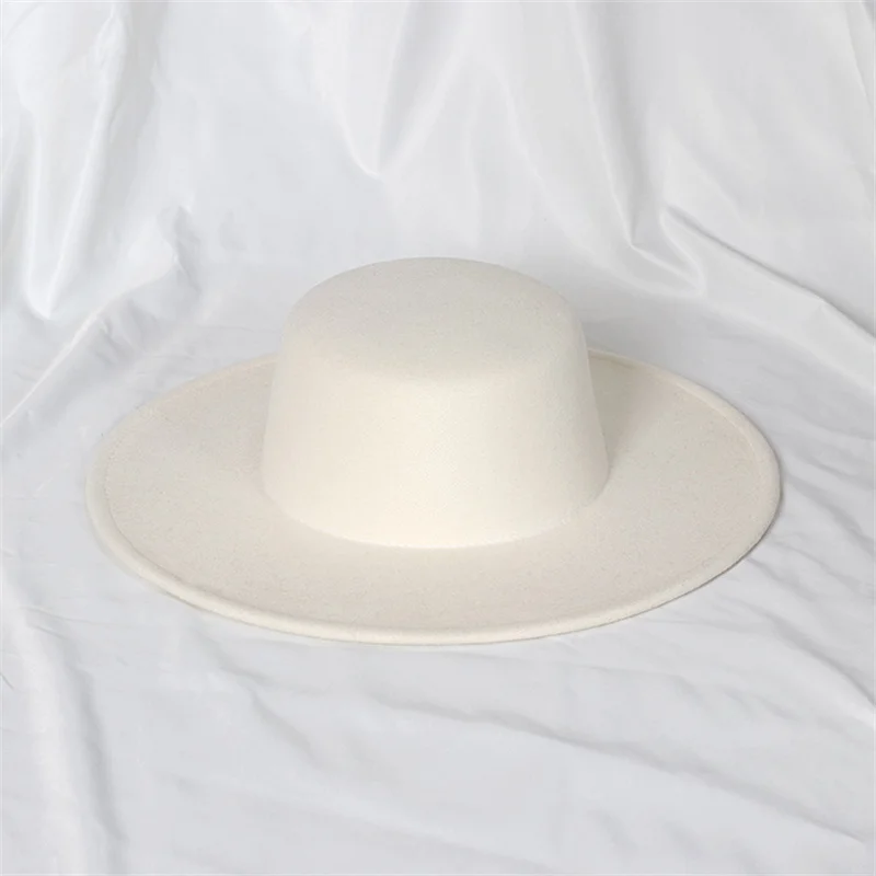 Women Hat GIRL HAT Bowler Hat Fedora Hat For Women White Flat Belt Luxury Ladies Wedding Cap Panama Autumn Winter Fedora Hats шапка