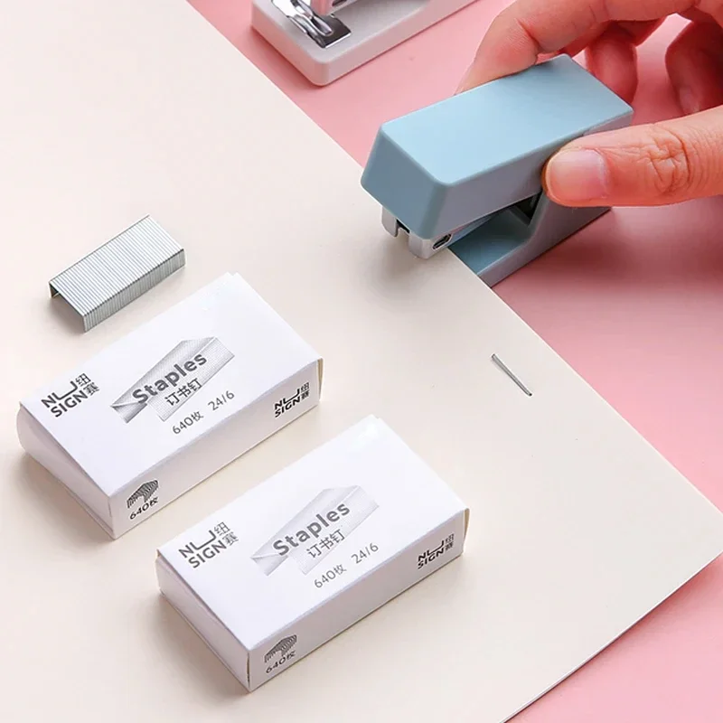 Mini Stapler Set Office Supplies Mini Stapler Set Portable Color Paper Binding Machine Use 24/6 26/6 Staples Fashion Stationery