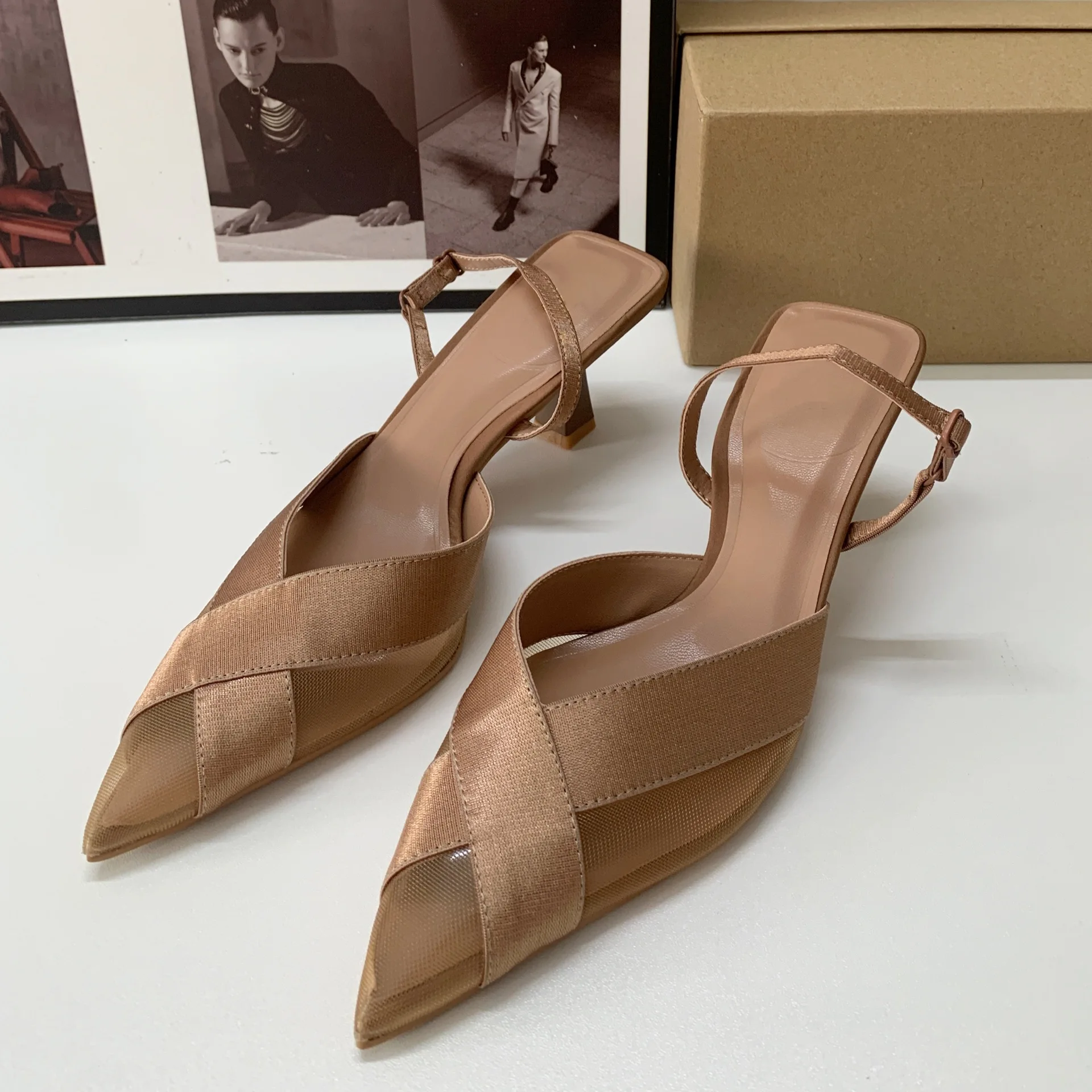 

2024 High Heel Women's Shoes Fashion Pointed Mesh Sandwich Panel Decoration Shallow Mouth Back Strap Slim Heel Sandals for Women