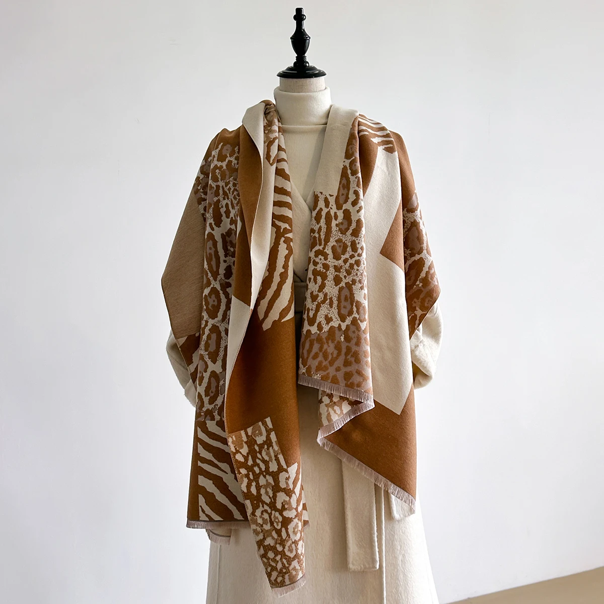 New Brand Elegance Two-Sided Leopard Print Scarf Soft Warm Fringe Pashmina Shawl Autumn and Winter Coldproof Windproof Blanket