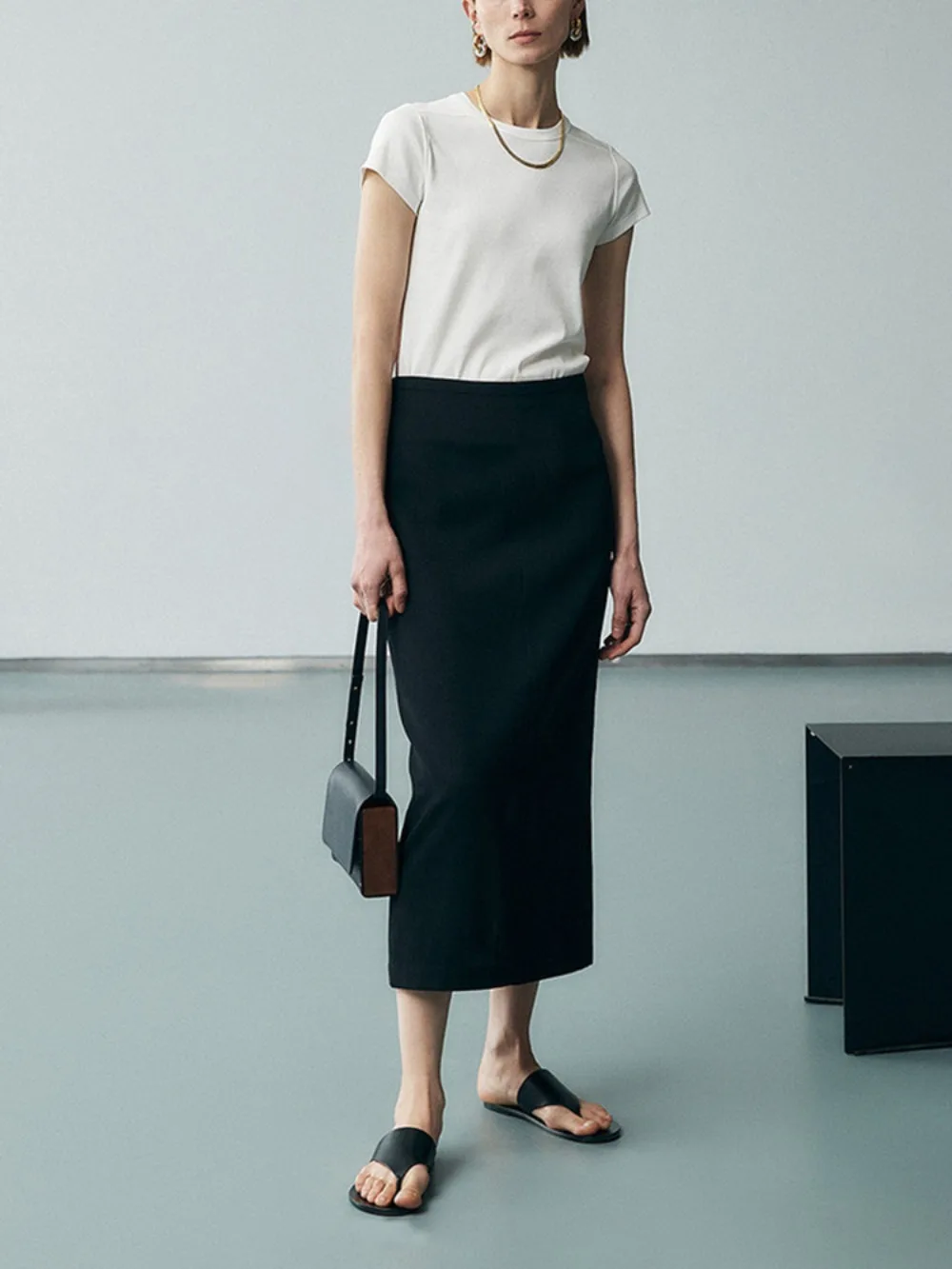 

Minimalist Style Straight-leg Slit Mid-length High-waisted Wool Skirt for Women