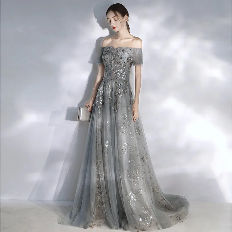 

Shiny Grey Prom Dresses Boat Neck Lace Appliques Sequin Backless A-Line Wedding Formal Banquet Evening Bridesmaid Gowns