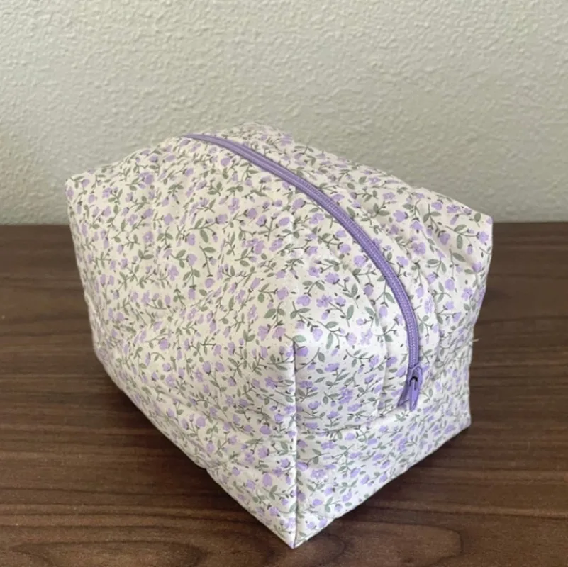 Storage Organizer Floral Puffy Quilted Makeup Bag Flower Printed Cosmetic Pouch Large Travel Cosmetic Bag Makeup Accessory cosmetic bag storage bag cosmetic storage bag toiletry bag makeup bag cosmetic case makeup organizer
