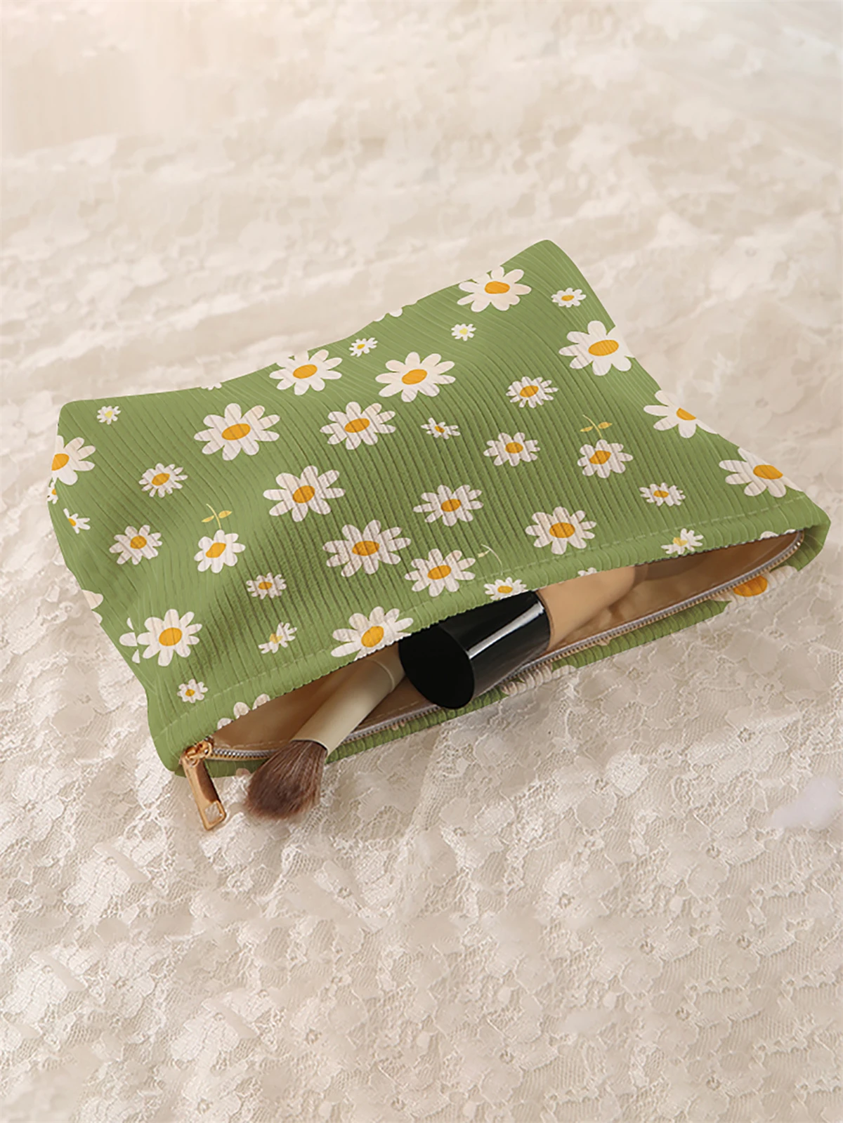 1, daisy patterned corduroy makeup bag, lightweight zipper makeup storage box, multifunctional bag with lining