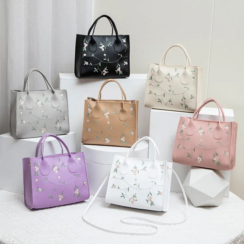 1PC Women's Fashionable Embroidered Handbag with Shoulder Strap, Suitable for Daily Commuting and Travel, New Chinese Style Bag