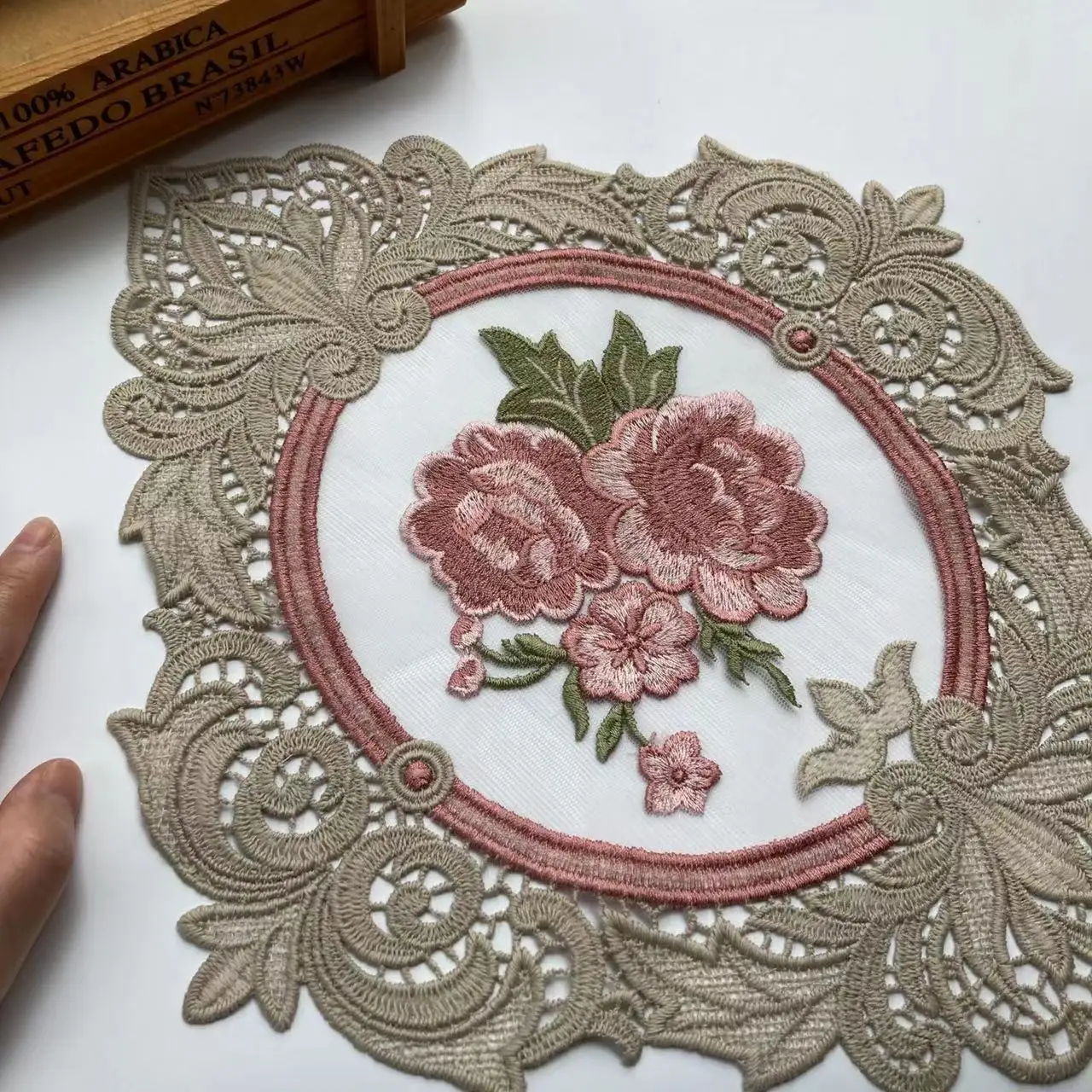 

1 pcs 29.5*34cm Camel Embroidered Flower Mesh Applique Trims for Covers Curtain Home Textiles Sewing Strip Ribbon Lace Fabric