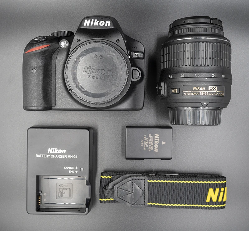 Nikon D3200 ＆ 18-55 VR レンズ付き 送料無料 #DH12