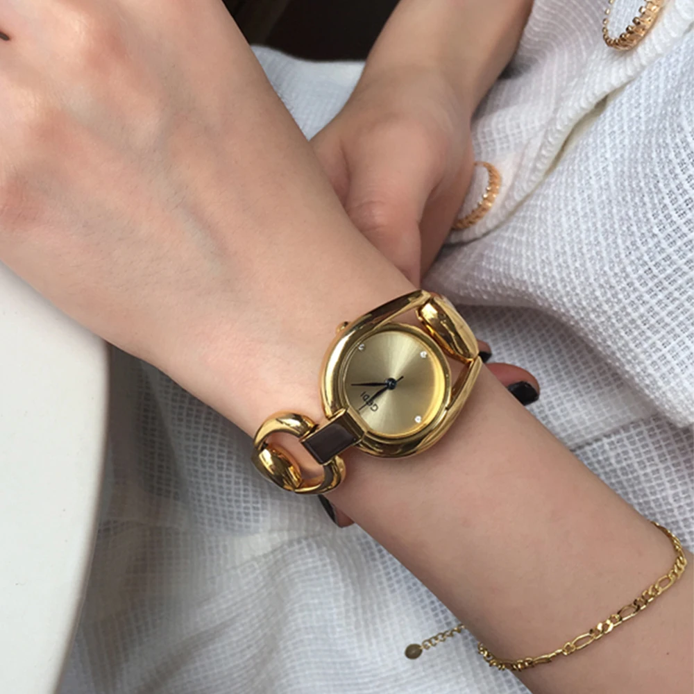 Fashion Personality Temperament Niche steel  strap quartz watch For women girl Bracelet watch  Jewelry accessories