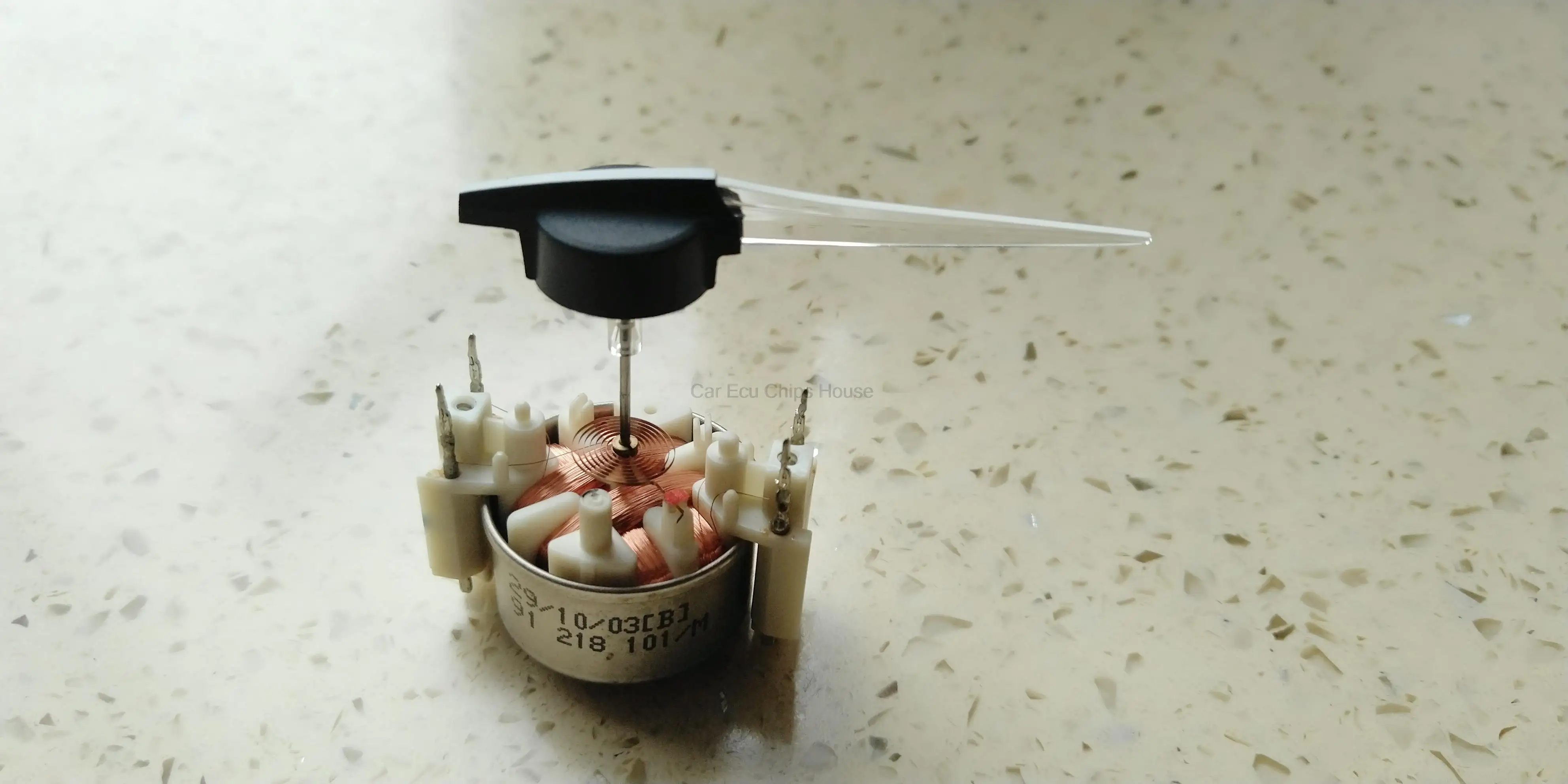 p/n 91 218 101 stepper motor For BMW X5/E38/E39 instrument hairspring return motor Hairspring BMW pointer 101/M