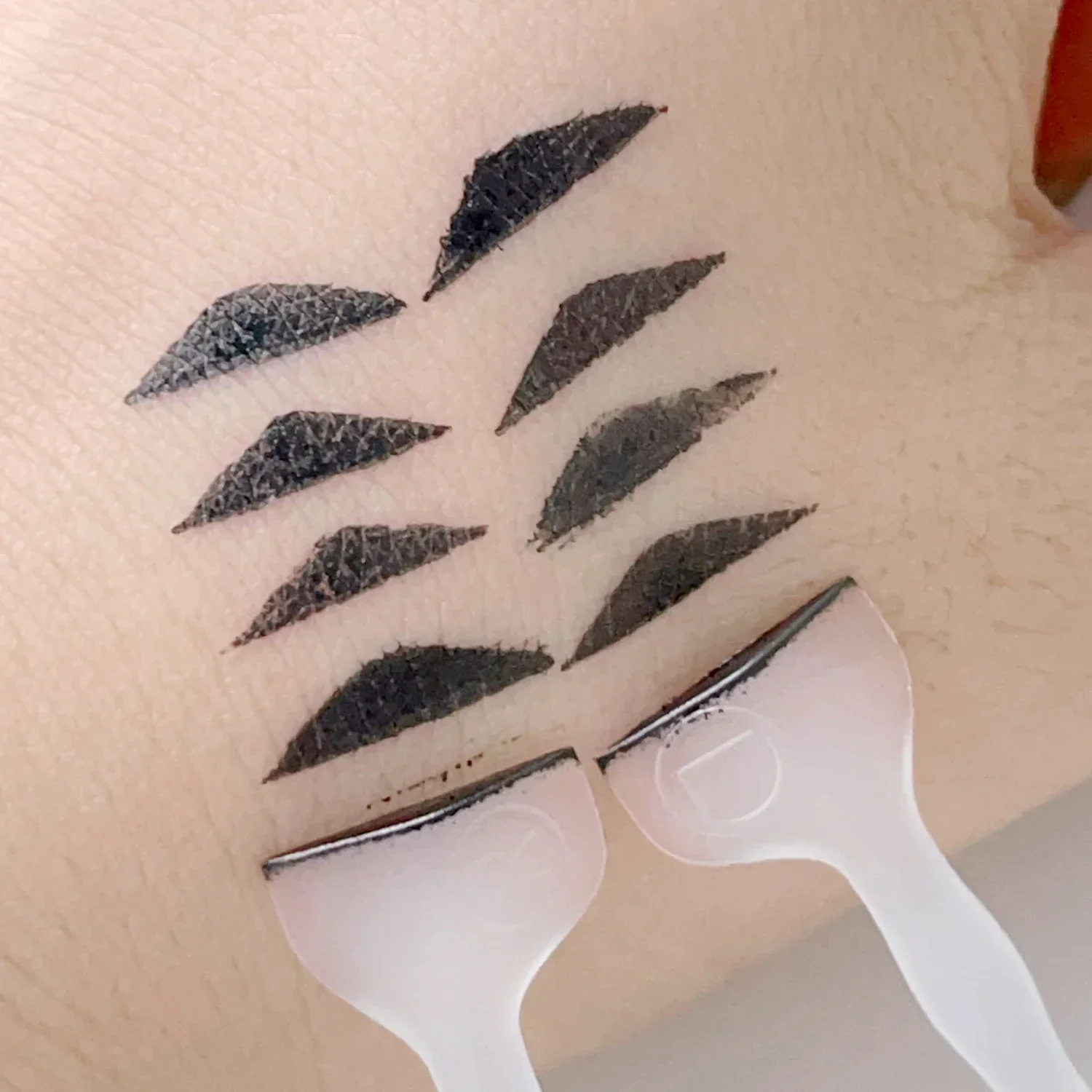 Eyeliner Stencil Tool Waterproof Simple Eyeliner Stamp Long Lasting Double-ended Eyelash Template with Ink Paste Black For Beginners