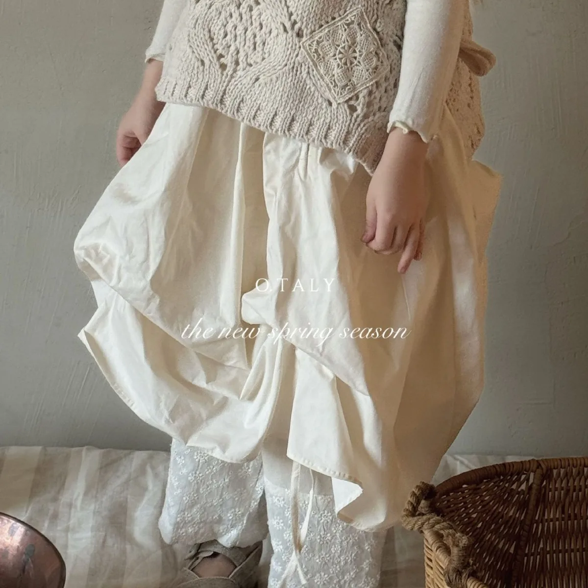 

Children Clothing Girls Fashionable Solid Color Skirt 2024 New Fashionable Casual Simple Irregular Girls Sweet Skirt