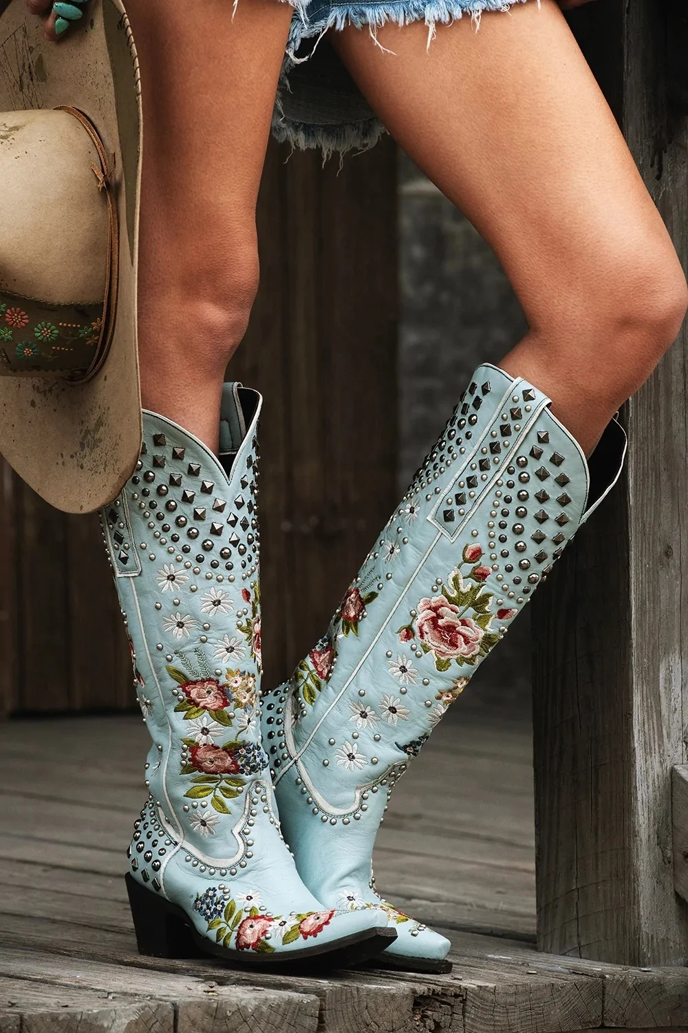 

New Embroidered Rivet Western Cowboy Women Boots Pointed Toe Square Heels Vintage Knight Boots Cowgirl Boots Women's Shoes