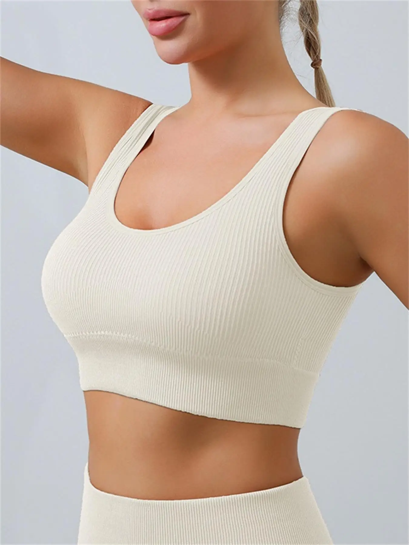 Women’s solid color threaded yoga underwear seamless knit sports vest Fitness Yoga U-bra, Embedded chest pad Sports & Entertainment