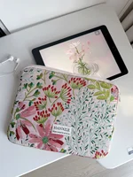 Style frais et simple avec motif de fleurs de Gesang en relief, housse pour ordinateur portable, tailles 11/13/15 pouces, excellent article pour la rentrée scolaire, adapté au campus et aux bureaux, style féminin 3